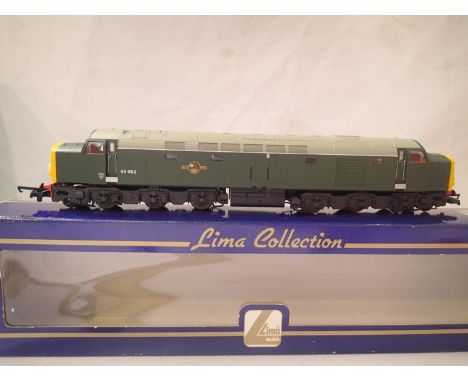 Lima 205104, Class 40, Green, Late Crest, 40 052, in excellent condition some detail parts fitted, box good. P&amp;P Group 1 