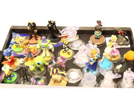 Disney Infinity 2.0 and 3.0 assorted unboxed figures including originals, others with six crystals. P&amp;P Group 3 (£25+VAT 