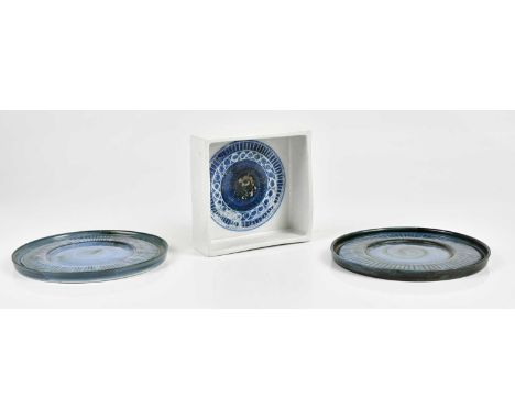 HONOR CURTIS FOR TROIKA POTTERY; a square dish with central wax resist decoration, signed Troika, St Ives, England, with pain