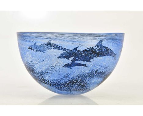 † ATTRIBUTED TO MALCOLM SUTCLIFFE; a contemporary Art Glass bowl, decorated with dolphins, unsigned, diameter 18cm.Condition 