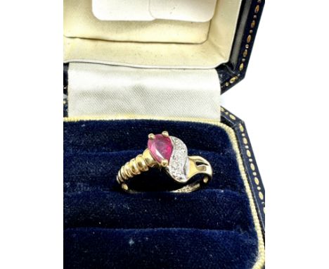 9ct gold diamond paved scroll and ruby set ring (1.6g) 