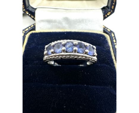 9ct white gold tanzanite ring 3.4g 