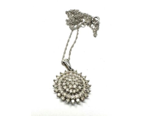 9ct white gold diamond cluster pendant necklace (3.2g) 