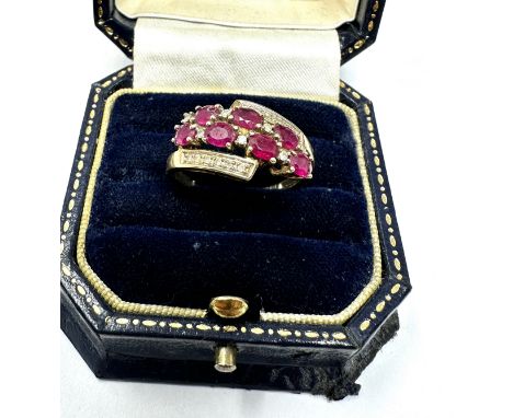 9ct gold diamond and ruby cluster ring (2.9g) 