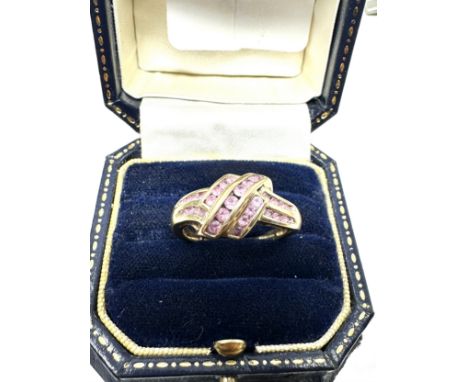 9ct gold pink sapphire ring 3.1g 