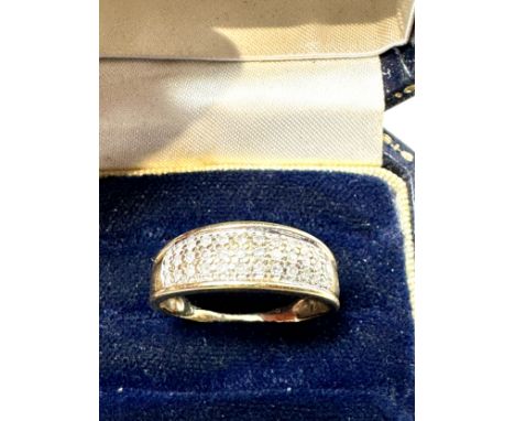 9ct gold diamond ring (2.5g) 