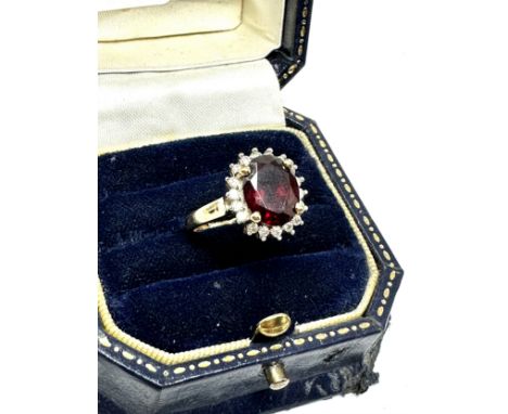9ct gold diamond and garnet  ring (2.8g) 