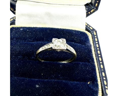 18ct gold diamond dress ring (1.7g) 