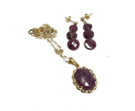 9ct gold ruby earring and pendant necklace set (6.9g) 