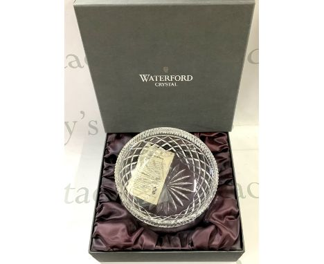 A Waterford Crystal fruit bowl, with original box. (D)