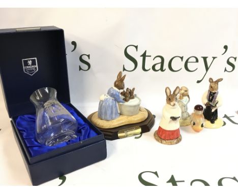 Boxed Edinburgh crystal glass, Royal Doulton Bunnykins figures. This lot cannot be posted