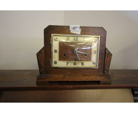 Oak mantle clock