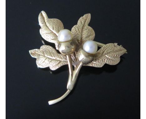 A 9ct Gold and untested Pearl Oak Leaf and Acorn  Brooch, full Birmingham hallmarks, 27mm wide, 3.6g 