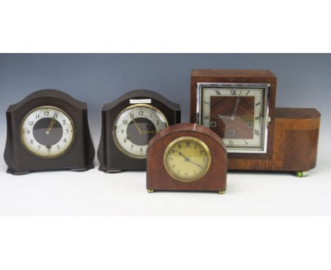An Art Deco period walnut mantel clock, with 13cm silvered square Roman dial, the movement striking tom gongs, 24cm high, tog