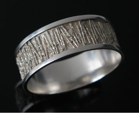 Graham Watling Silver Bangle, London 1975, 25mm wide, 66.5mm inside diam., 92g