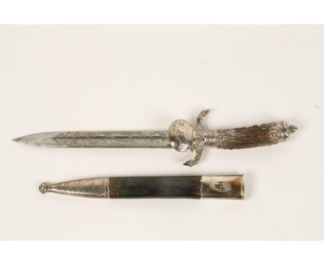 AN IMPERIAL GERMAN HUNTING KNIFE with a silver plated pommel and silver plated cross guard in the form of deer hooves, the bl