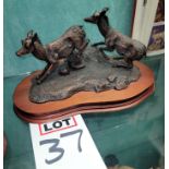 "CATCHING UP", WILDLIFE ART SCULPTURE, SOLID PEWTER MOUNTED ON A WOOD BASE, SIZE: 10.5" X 9" X 5.5",