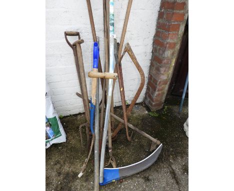Quantity of Garden Tools 