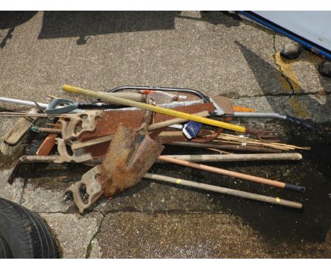 Quantity of Garden Tools 