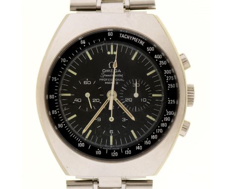 An Omega stainless steel chronograph, Speedmaster Professional Mark II, 42 x 45mm, maker's bracelet and deployant buckle  App