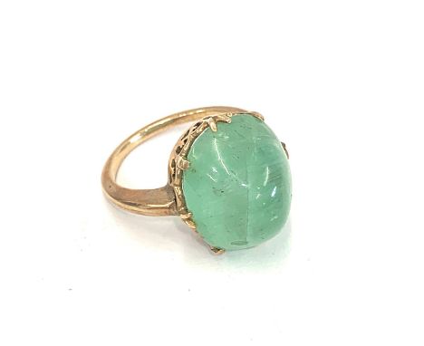 Vintage gold and jade set ring, ring size, no hallmarks but tests as gold, total approximate weight 9.9g 