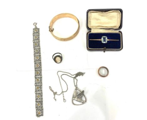 Selection vintage and later jewellery to inc silver pendant on chain, gold filled ring, 1,5th 9ct gold bangle, boxed gold ton