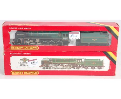 Hornby R063 BR green standard class 7P6F 'Britannia' engine and tender with instructions (G-BG) together with R065 standard 9