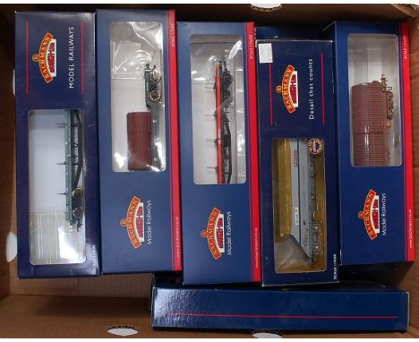 22 Bachmann mixed type, mixed period bogie wagons, some duplication (GNM-BGNM)