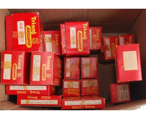 Quantity of boxed early Triang items including R30/R50 black 'Princess Victoria' engine and tender, R52 Jinty tank engine, 2x