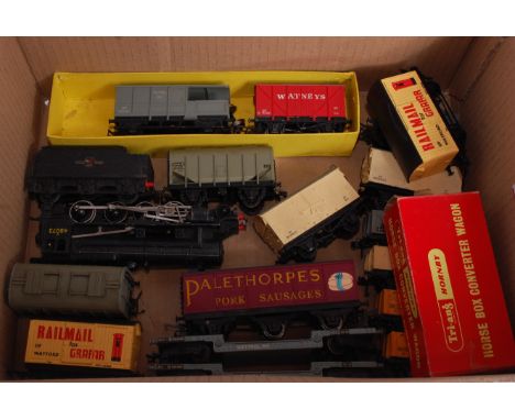 Box containing Hornby Dublo 2-rail class 8F engine and tender No. 48073 (F-G) 16 wagons including 11 Dublo some with changed 