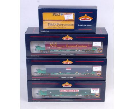 6 Bachmann container wagons and two P&amp;O Ferrymasters containers 46-100 (M-BM), 37-301B 'Seawheel', 37-300B ECS and 37-302