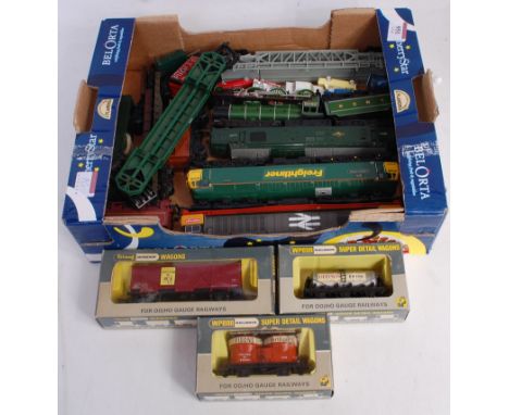 Tray containing Hornby LNER green 'Arsenal' engine and tender (G) class 37, 57cm 58 diesel locomotives (G), tier wagon with 7
