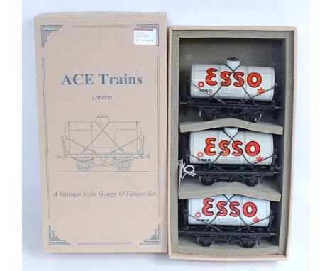 ACE Trains 3 tank wagons grey 'Esso' (M-BM)