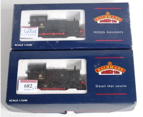 Bachmann 31-335 BR black class 04 diesel shunter No. 11226 (G-BG) and a similar 31-341 also BR black No. 11222 (G-BG)