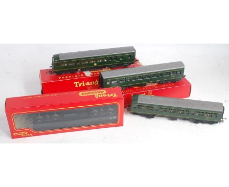 Triang 3-car class 101 BR green DMU part boxed (G-BPF) together with R620 black clerestory engineering coach (G-BG)