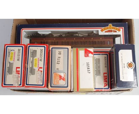 Box containing 3 Dapol 2 Bachmann and 2 Lima coaches and luggage vans in LMS livery (G-BG) and 2 GWR and 1 Palethorpes Siphon