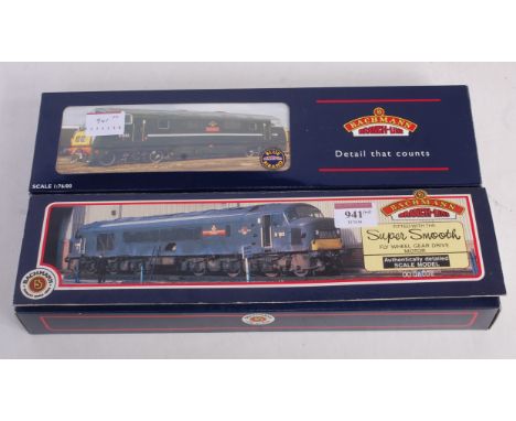 Two Bachmann diesel locos - 32-050 Class 42 Warship BR maroon D817 'Foxhound', 31-078 Class 46 Peak, BR blue D181