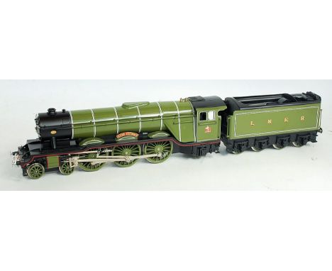 Corgi for Bassett-Lowke A3 Flying Scotsman loco and tender, no number on cab side, 4472 on front buffer, LNER green semi fine