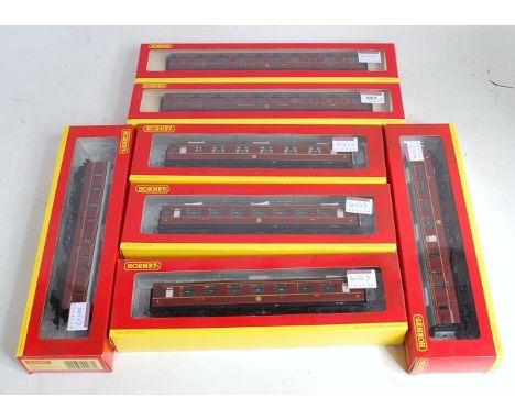 5 Hornby Stanier LMS livery later type coaches R4233, R4232, 2x R4231, R4230 (M-BM), and 2x R4065C 12 wheel dining car (M-BM)