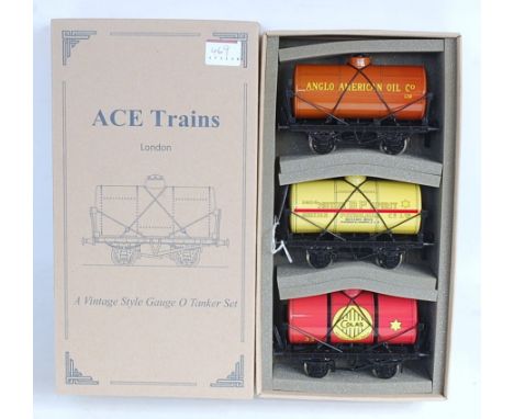 ACE Trains ref set 4: 3x tank wagons 'Anglo American' brown, 'Colas' red and 'BP' yellow (M-BM)