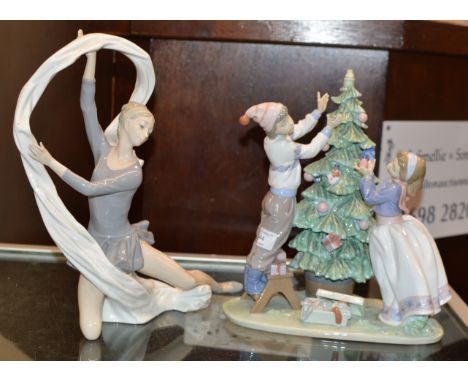 LARGE LLADRO DOUBLE FIGURINE ORNAMENT &amp; LARGE NAO FIGURINE ORNAMENT     