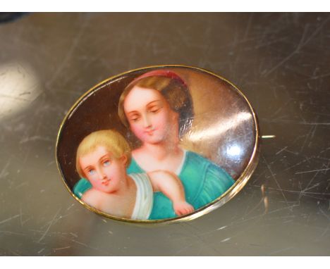 UNMARKED 9 CARAT GOLD MOUNTED PORCELAIN PORTRAIT PANEL BROOCH PIN     