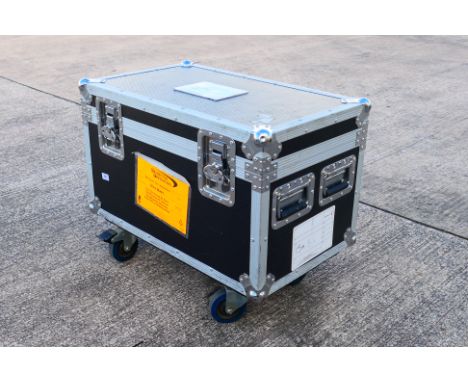 A professional flight case, raised on castors, approximately 57 cm x 73 cm x 43 cm.
PLEASE NOTE ITEM MUST BE COLLECTED BY TUE