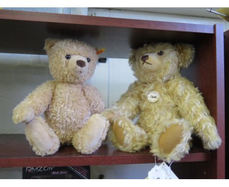 Steiff: 'Classic' with growler 35cm and another late edition 35cm, both with buttons in ears (2)