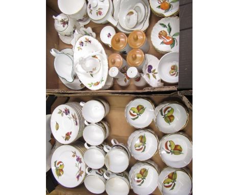 Royal Worcester Evesham tea ware comprising side plates, saucers, cups, other Royal Worcester Evesham table ware, small selec