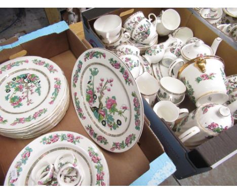 Comprehensive Royal Grafton "Indian Tree" tea and dinner service comprising dinner plates, soup bowls, breakfast cups, saucer