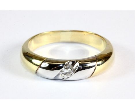 A heavy 18ct yellow and white gold diamond solitaire ring (R)