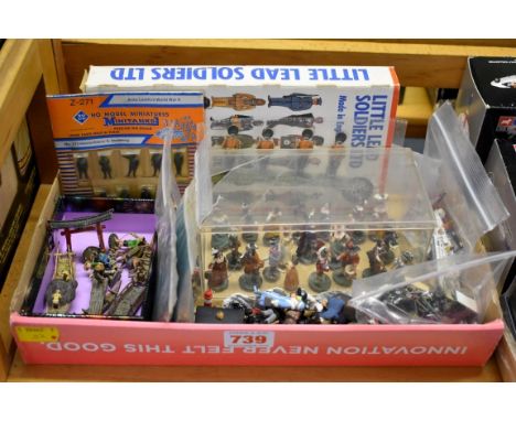 Miniatures:&nbsp;a collection of small scale (HO and OO) figures, to include: a group of vintage Oriental metal fishing boats