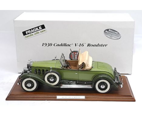 Danbury Mint 1:12 scale, 1930 Cadillac V16 Roadster Museum Masterpiece &amp; Wooden Plinth, Car, boxed.&nbsp; Although unchec
