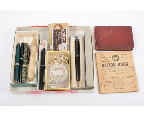 A tray of vintage collectables, boxed Parker pen, a Parker Junior and two other Parker pens, a mother-of-pearl fruit knife ha